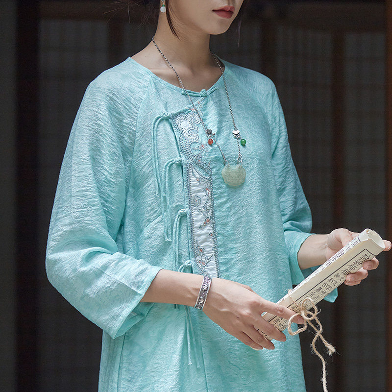 中国风九分袖天丝锦刺绣上衣茶服