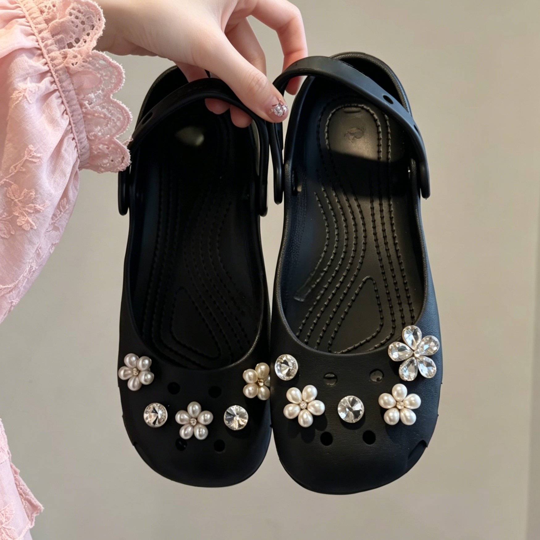 小花园亮闪水钻芭蕾鞋扣图片