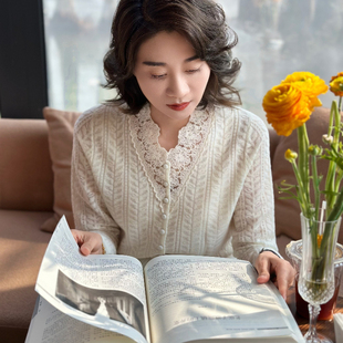 开春新款精纺细羊毛女士内搭外穿长袖打底薄款针织打底衫蕾丝百搭