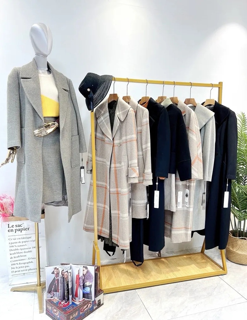 羽绒服聚酯纤维0.5职场风