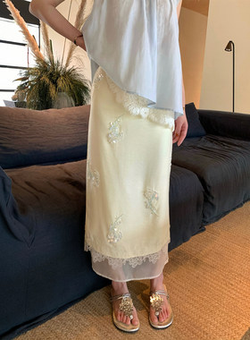 Thecoco 亮片钉珠淡黄色蕾丝拼接半裙女夏温柔百搭气质显瘦直筒裙