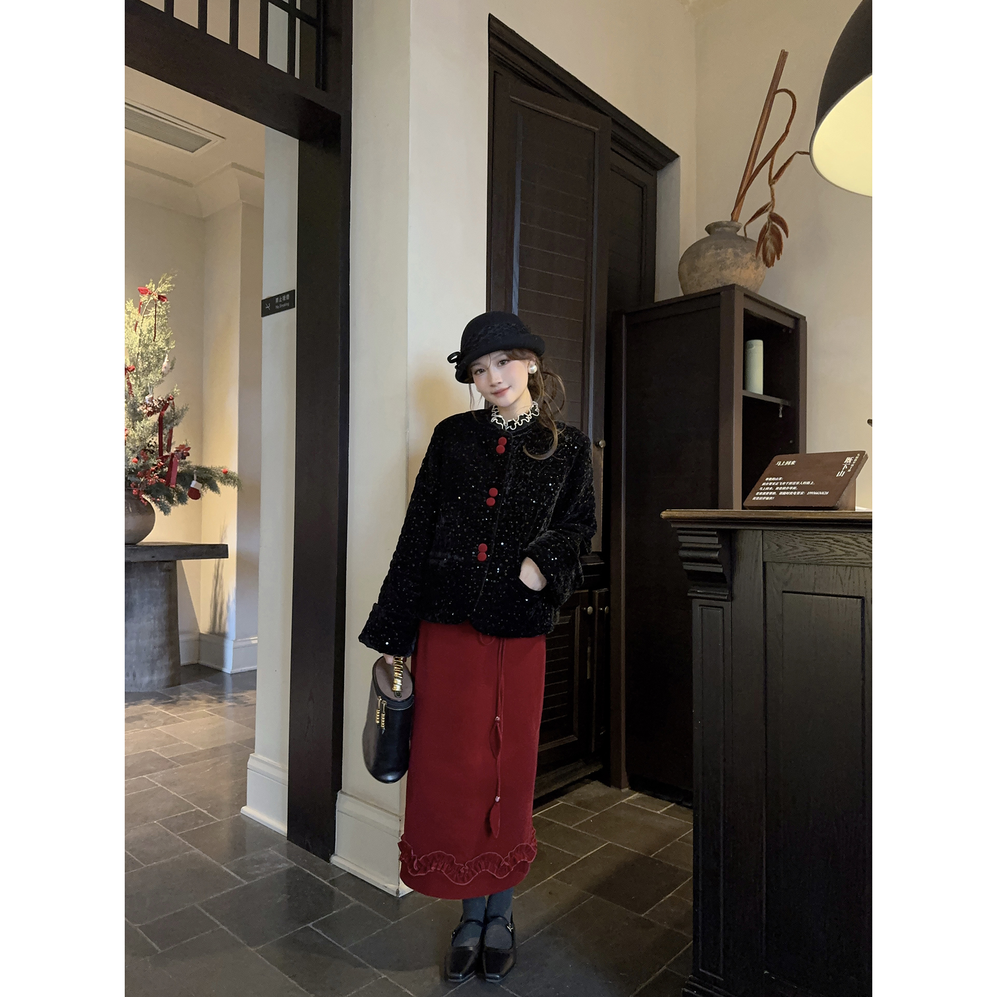 Thecoco 黑丝绒刺绣珠片棉服女冬季高级感气质保暖棉衣百搭厚外套