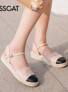 KISS CAT/接吻猫夏季羊皮拼色渔夫鞋一字扣包头凉鞋女KA21185-50
