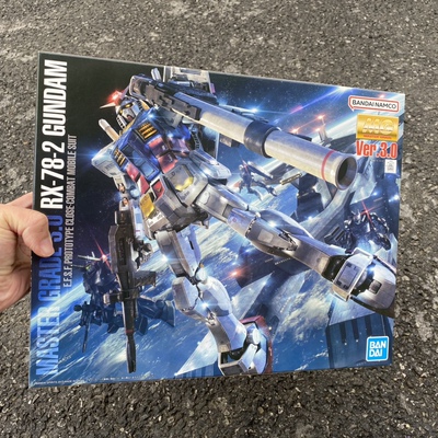 万代动手组装拼装高达模型MG系列元祖高达3.0 头号玩家 RX-78-2