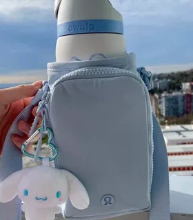 直邮c LULU Water Bottle Crossbody with Front Pocket 水壶包