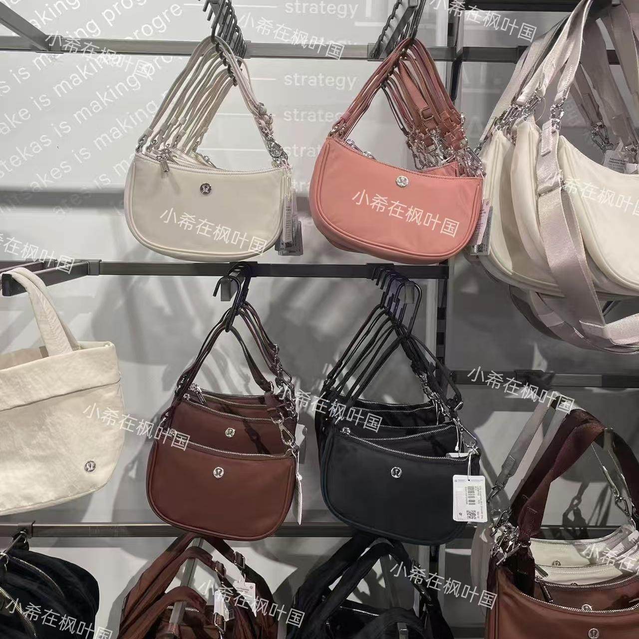 lululemon代购 City Essentials Mini Shoulder Bag 腋下单肩包图片