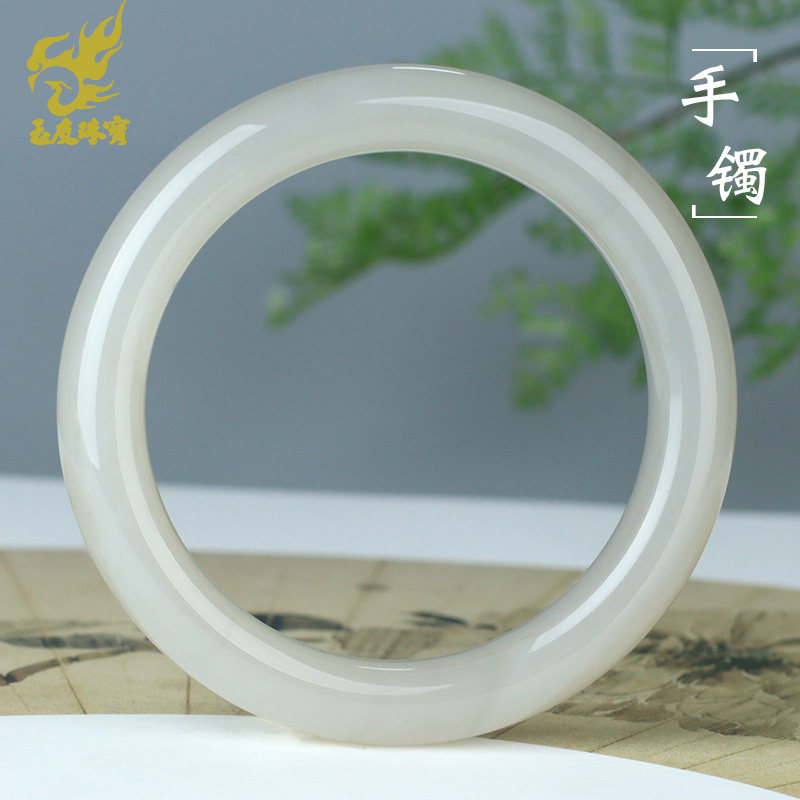 和田玉手镯女款玉镯子