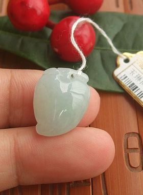 70555中山玉琳阁 实拍图 缅甸玉天然A货翡翠玉小寿桃小寿子小吊坠