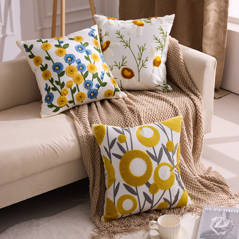 北欧刺绣抱枕套ins风清新田园靠枕垫客厅飘窗沙发轻奢高级感花朵