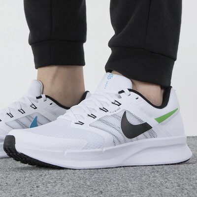 Nike/耐克减震透气跑步鞋FJ1055