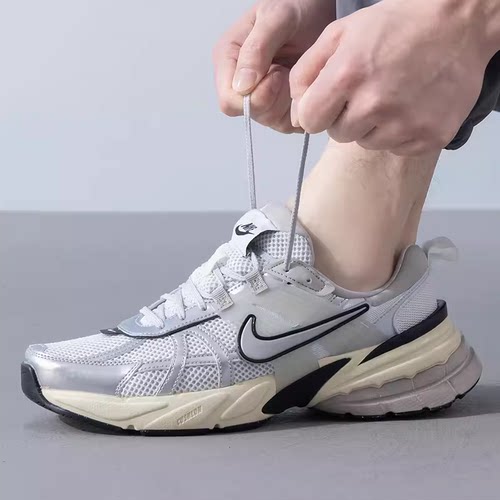 2025夏季新款耐克男鞋 NIKE V2K RUN运动鞋低帮透气跑步鞋 HJ4497