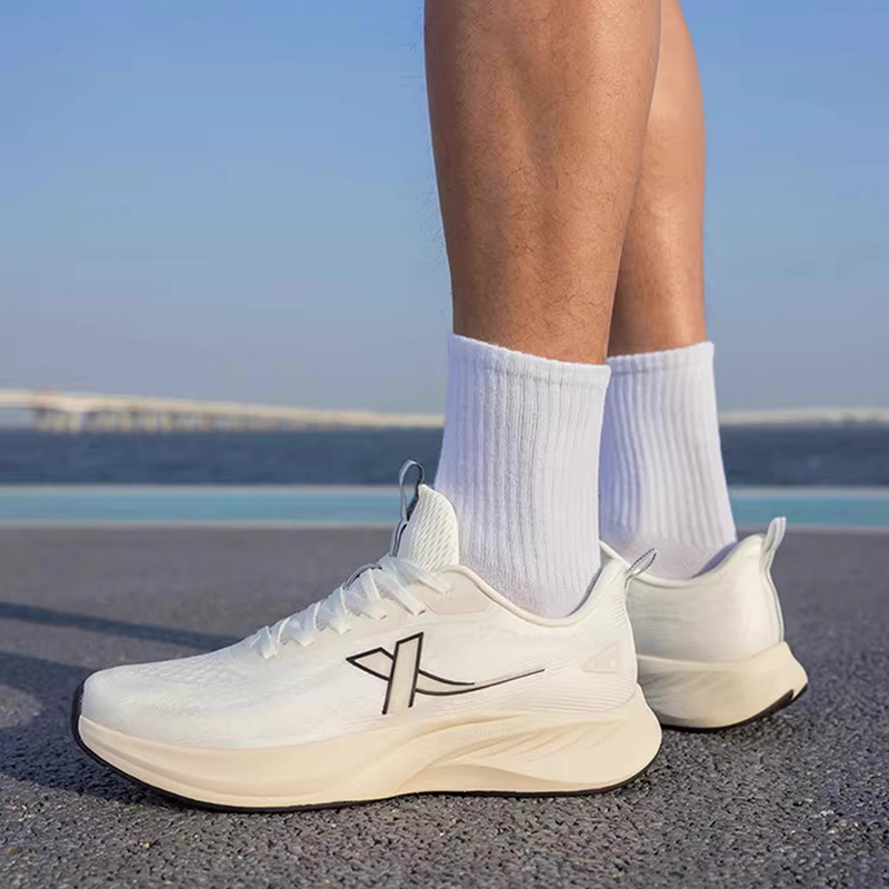 特步轻翼3丨低帮网面透气跑步鞋 夏季清凉男鞋轻便中长跑竞速跑鞋