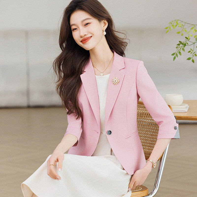 粉色七分袖西装外套女薄款春夏2026新款气质设计感小个子西服女