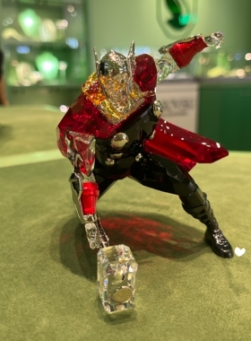 代购SWAROVSKI施华洛世奇漫威雷神索尔水晶摆件5677044