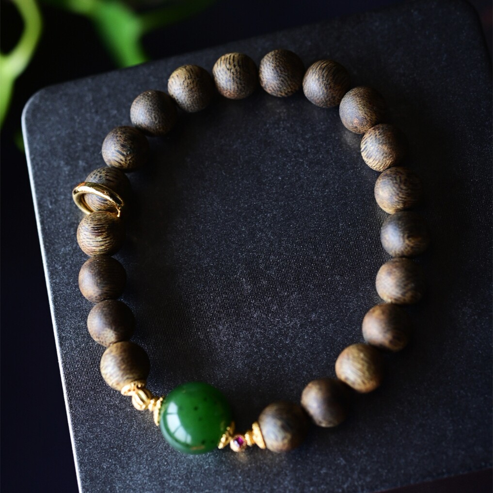 一斤钻戒 天然沉香手串 油脂丰富浓郁 搭配和田碧玉大珠 简约百搭