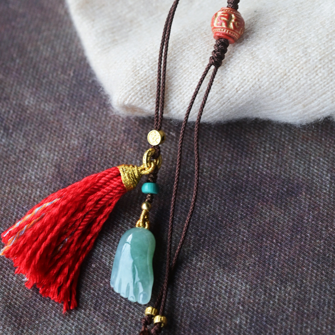 一斤钻戒 天然缅甸A货翡翠挂件车挂包挂 可爱的小脚丫 18K金流苏