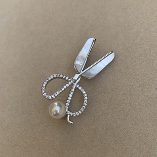 超精致 天然贝壳 小剪刀 镜面极亮丝滑全无瑕 AK珍珠小胸针6mm