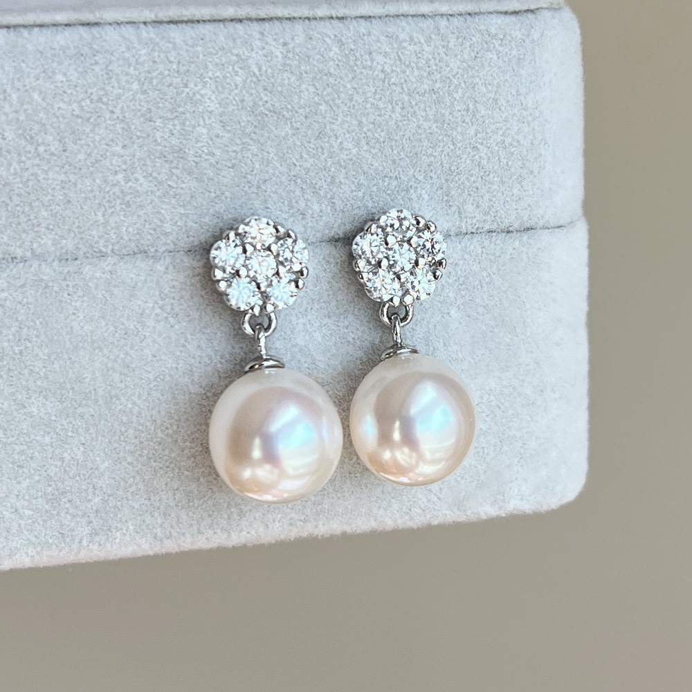 S925纯银 镜面极亮丝滑细腻全无瑕 天然白色珍珠耳环9.3mm山茶花