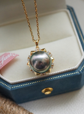 18K 超大极光正圆无暇天然大溪地黑珍珠吊坠孔雀绿色 12.8mm