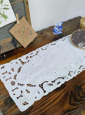 F129 手绣长方桌旗 白色麻质32×102cm （有氧化）