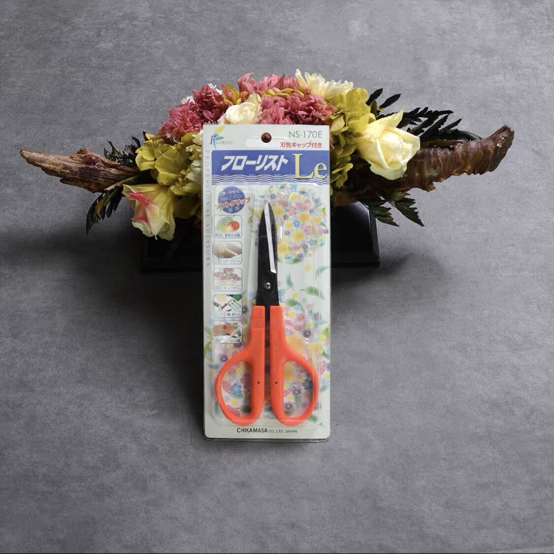 일본에서 수입한 일본 가위는 큰부리새 꽃 가위 리본 꽃 가위 와이어 플라스틱 사무실 가정용 수제 가위에 가깝습니다