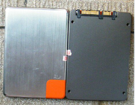 全新三星PM 810 2.5寸 SATA串口128G ssd固态硬盘7毫米厚X220硬盘