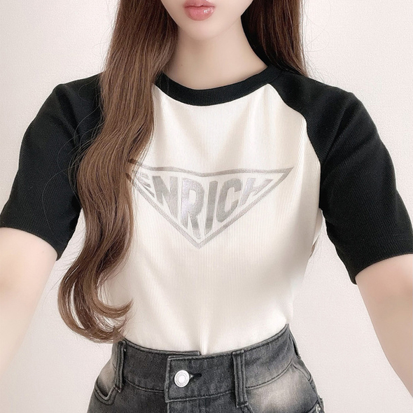 显身材辣妹撞色插肩袖短款T恤