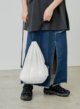 日单kas*简单纯色轻便纯色薄款尼龙抽绳款双肩包手提包31495