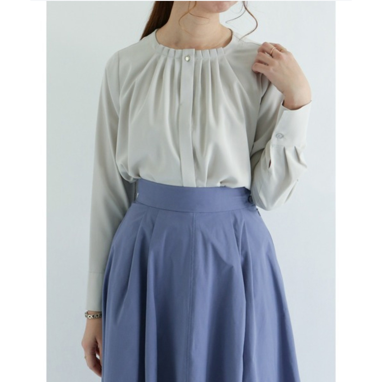 日单t*chi春夏新款气质百搭百褶圆领隐形纽扣长袖雪纺衫衬衫32500