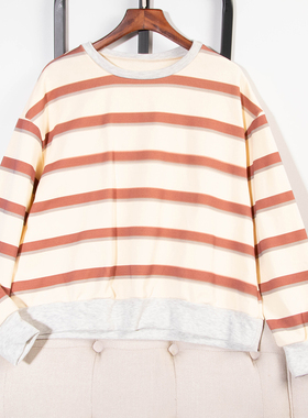 日系秋冬新款休闲百搭罗纹圆领清新减龄条纹印花长袖卫衣女31248