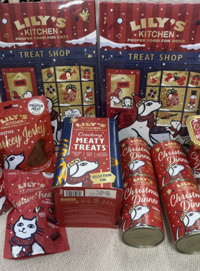 新年限量版港购英国莉莉厨房Lily's Kitchen狗猫新年礼盒罐头零食