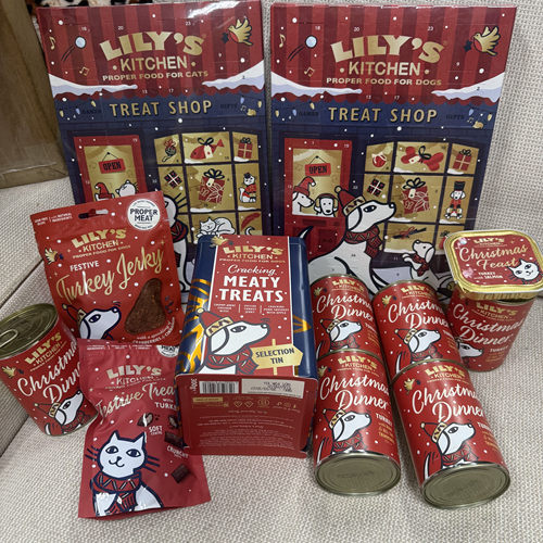 新年限量版港购英国莉莉厨房Lily's Kitchen狗猫新年礼盒罐头零食