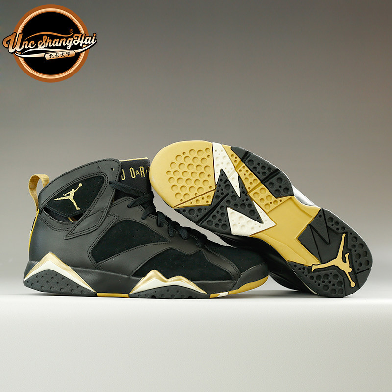北卡大学 Air Jordan AJ7 黑金套装 篮球鞋 304775-030