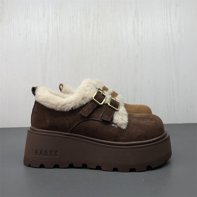 工厂新款断码女鞋冬季时尚舒适日常轻便圆头松糕底绒面保暖雪地靴