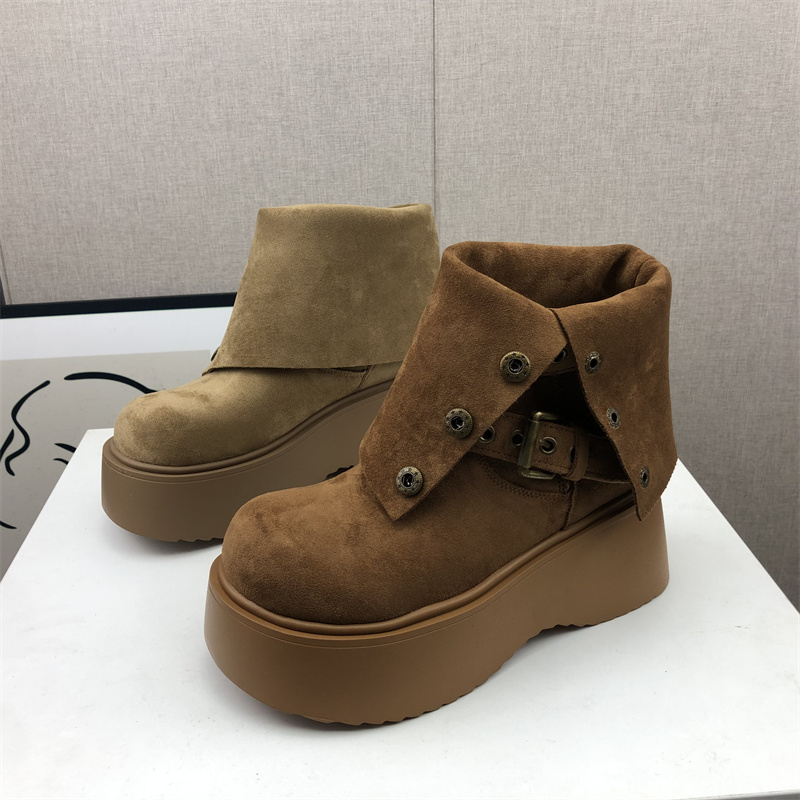 工厂断码冬季女靴新款韩版时尚舒适轻便圆头套筒坡跟绒面女短靴