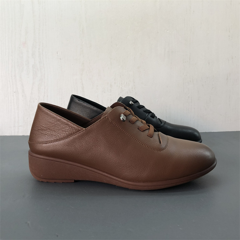 工厂断码真皮女鞋秋季新款日常舒适百搭简约圆头坡跟牛皮女单鞋