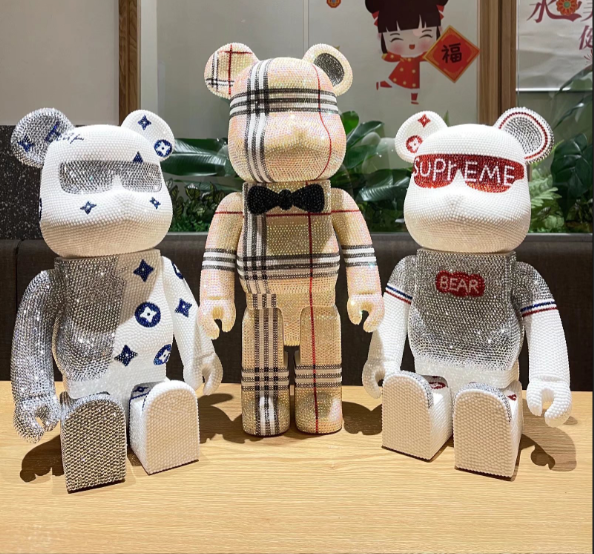 手工贴钻bearbrick暴力熊积木熊潮牌粘钻流公仔玩偶手办模型摆件