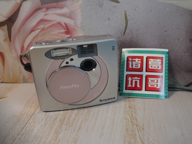 Fujifilm/富士 FinePix 30I ccd数码相机复古经典方块月光卡片