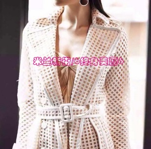 超美重磅全镂空刺绣腰带风衣女士外套 女装 原888捡漏1M 英国新款