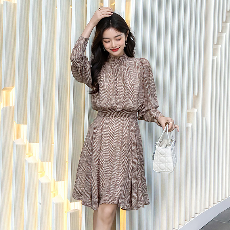元气通勤森系漂亮连衣裙