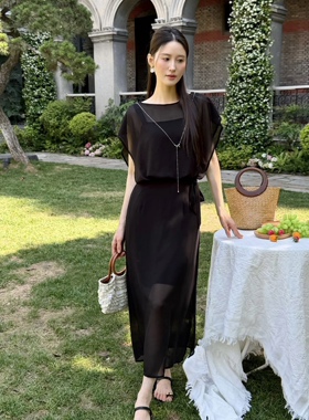 法式复古黑色波点连衣裙女2026夏季新款显瘦气质高雅收腰雪纺长裙