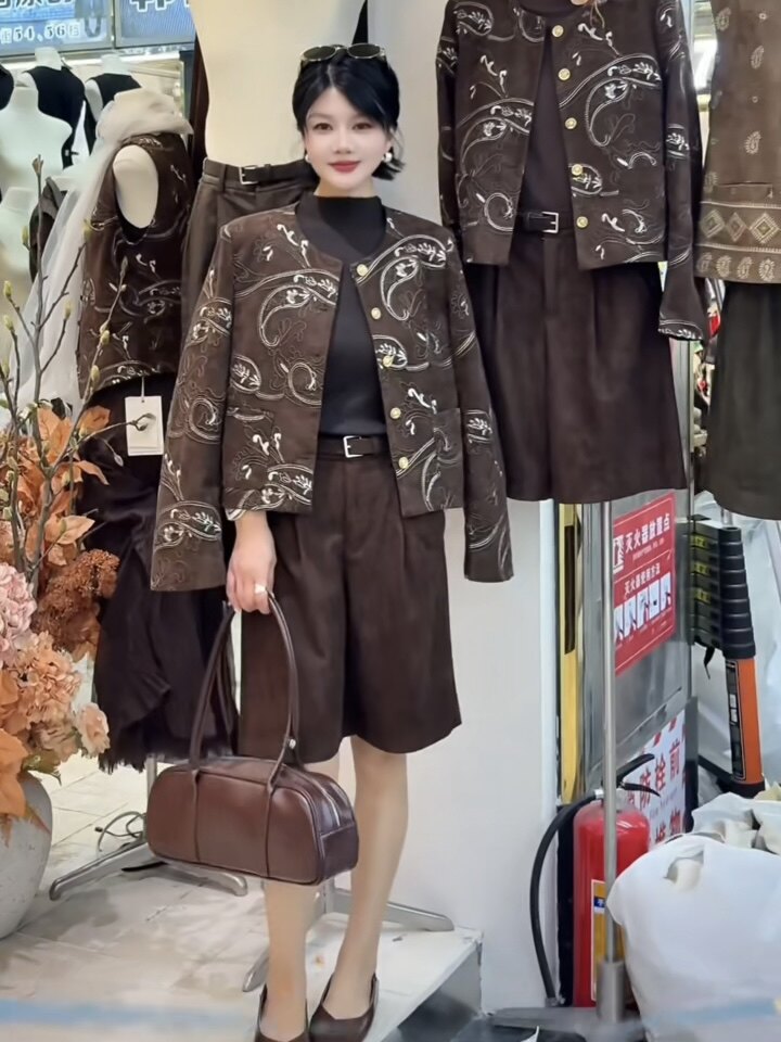 小香风高品质鹿茸皮重工短款外套女2026年秋季新款百搭气质上衣