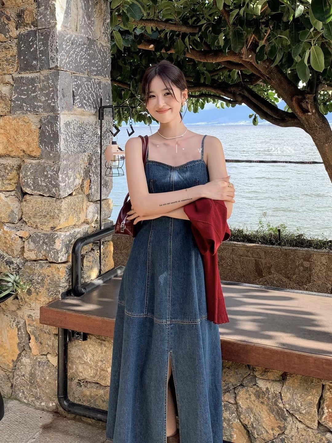 法式复古牛仔吊带连衣裙女御姐漂亮搭配微胖mm收腰显瘦夏季长裙子