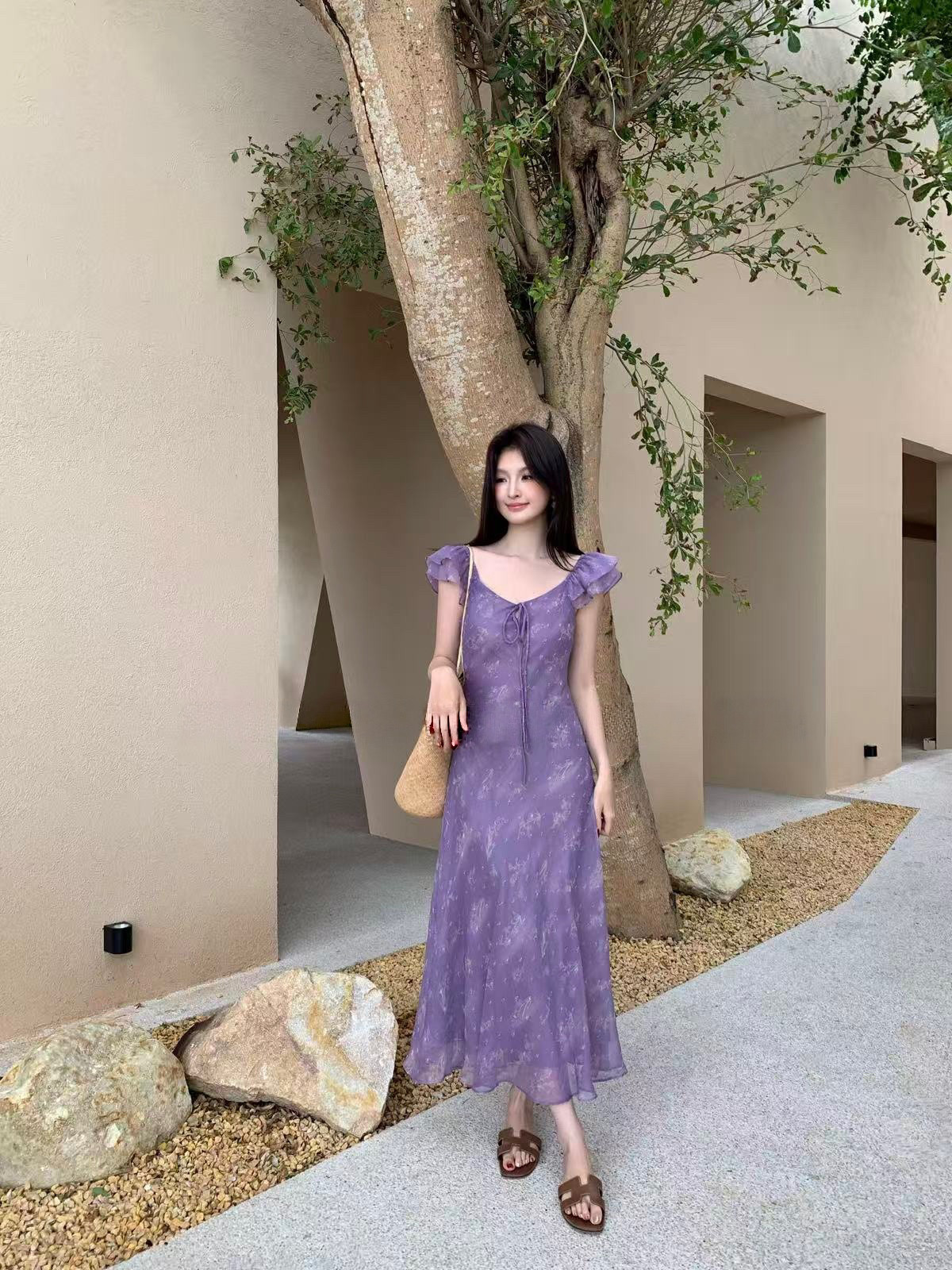 法式复古碎花V领薄款度假连衣裙女轻奢气质收腰显瘦高级感长裙子