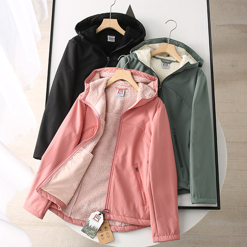 防泼水保暖连帽休闲冲锋衣外套