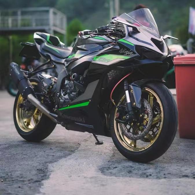 改装川崎ZX6R毛毛虫刹车油管