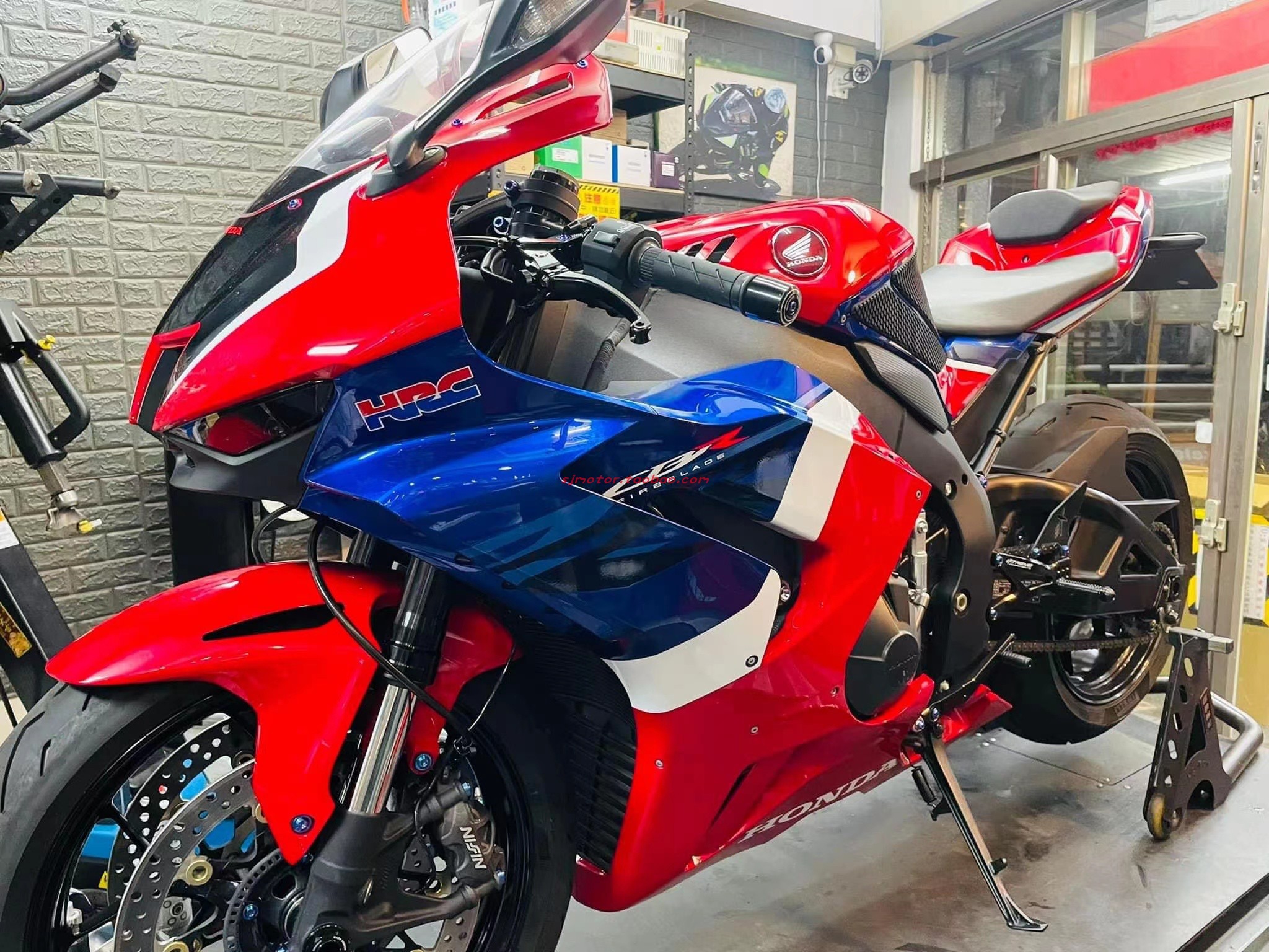 本田CBR1000RRR改装刹车油管钢喉