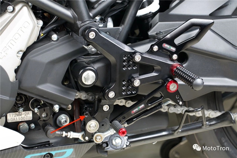 MOTOTRON改装春风250SR升高脚踏