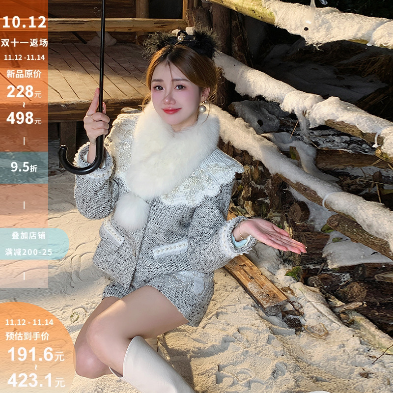 冰冰来了丨【杂线幻想】法式重工设计感钉珠羽绒外套高腰短裤套装