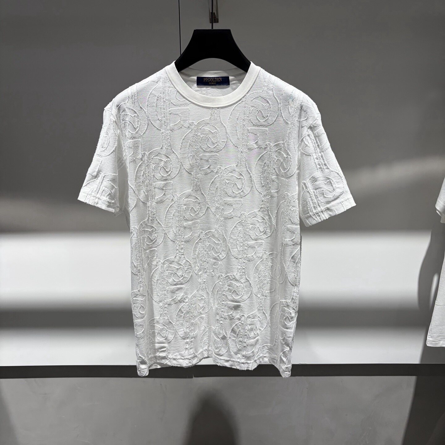 PP.GOLDEN 26春夏新款logo字母满身提花男士圆领短袖T恤